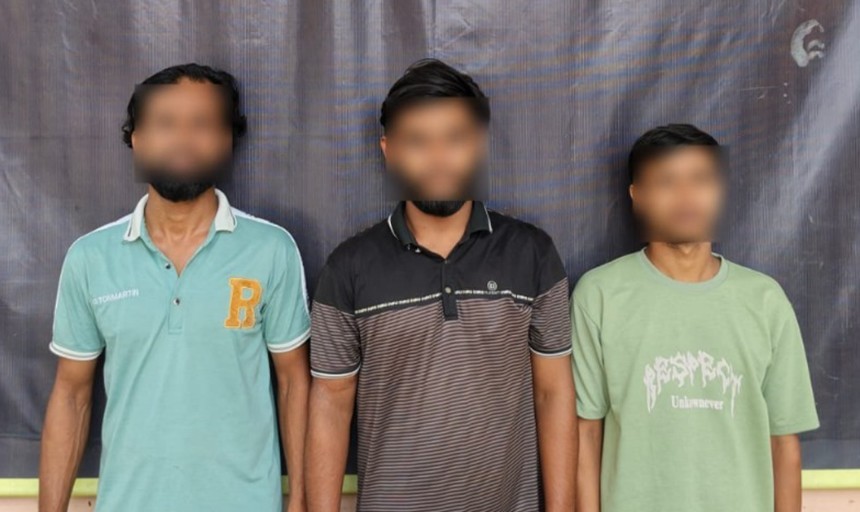 কুমিল্লায় চোর সন্দেহে কুকুর লেলিয়ে যুবককে নির্যাতন, র‌্যাবের হাতে আটক ৩